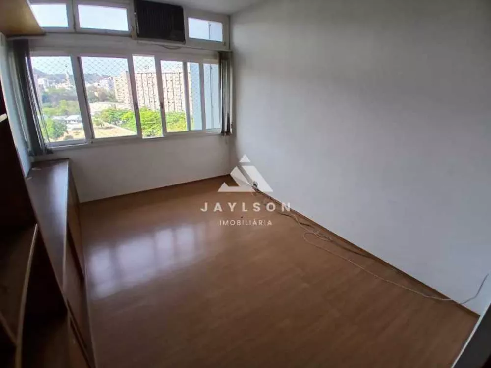 Apartamento à venda com 2 quartos, 85m² - Foto 3