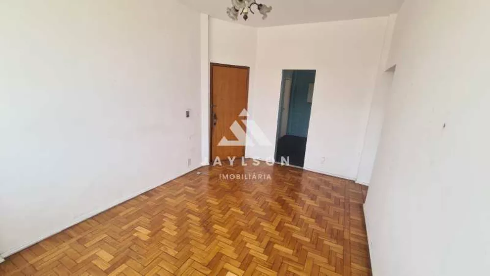 Apartamento à venda com 2 quartos, 80m² - Foto 2