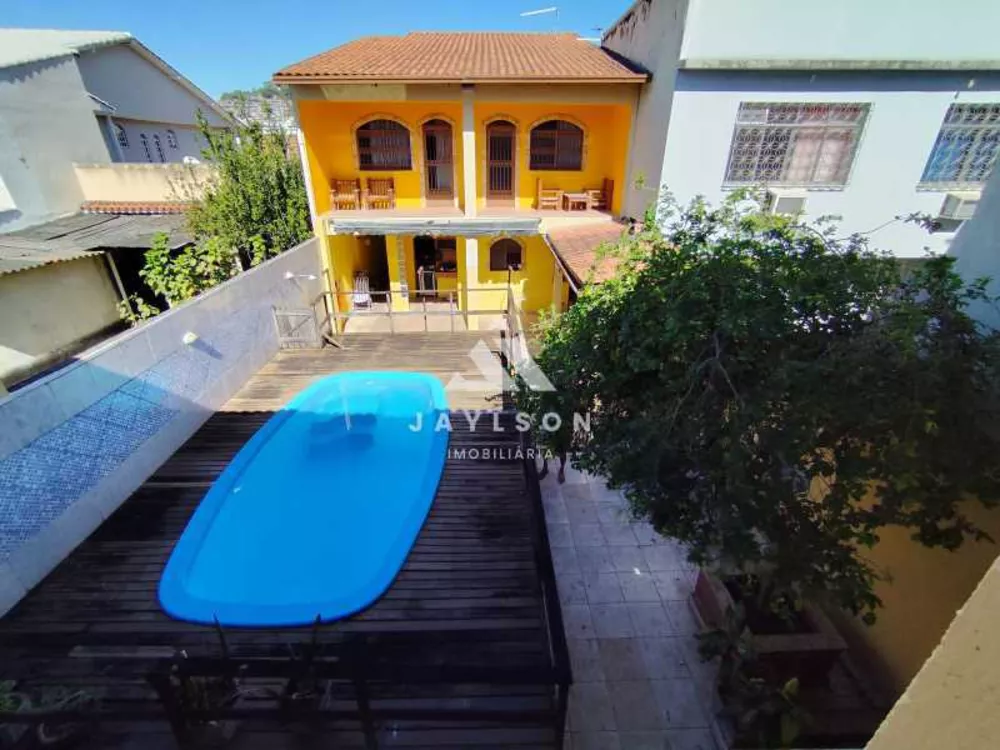 Casa, 5 quartos, 140 m² - Foto 1