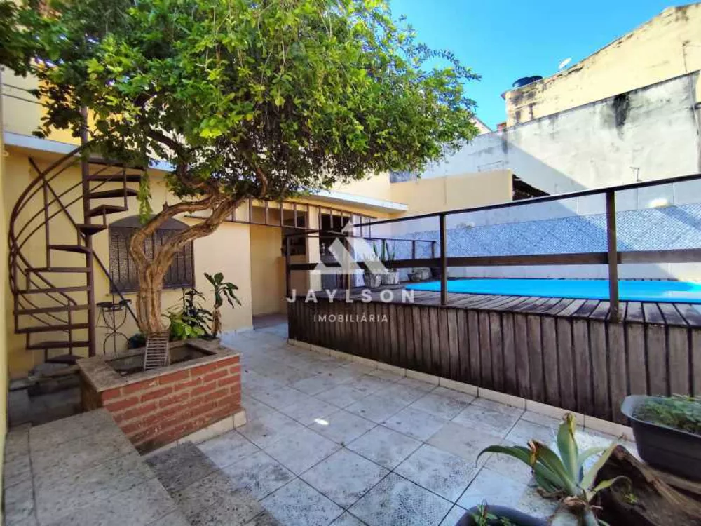 Casa, 5 quartos, 140 m² - Foto 2