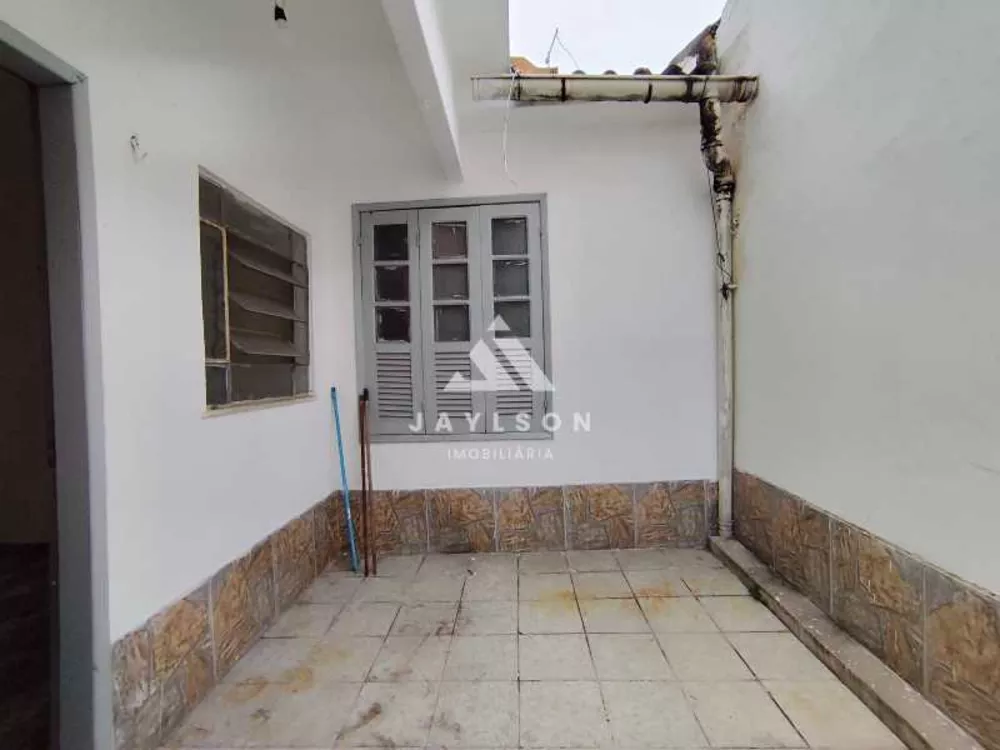 Casa à venda com 2 quartos, 196m² - Foto 2