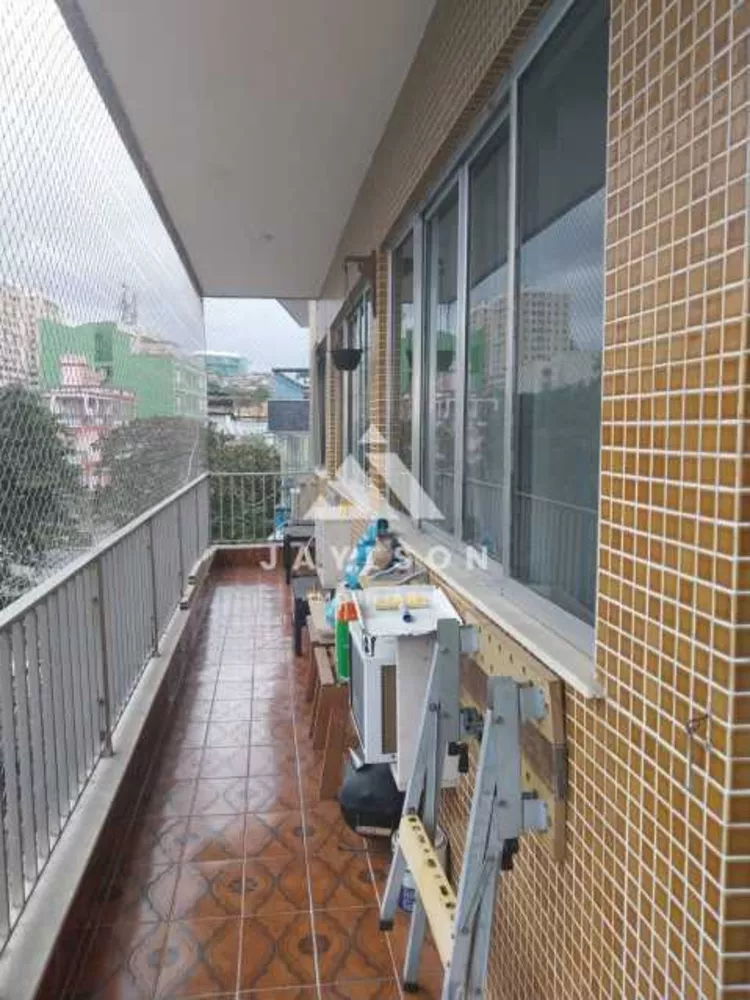 Apartamento à venda com 3 quartos, 80m² - Foto 1