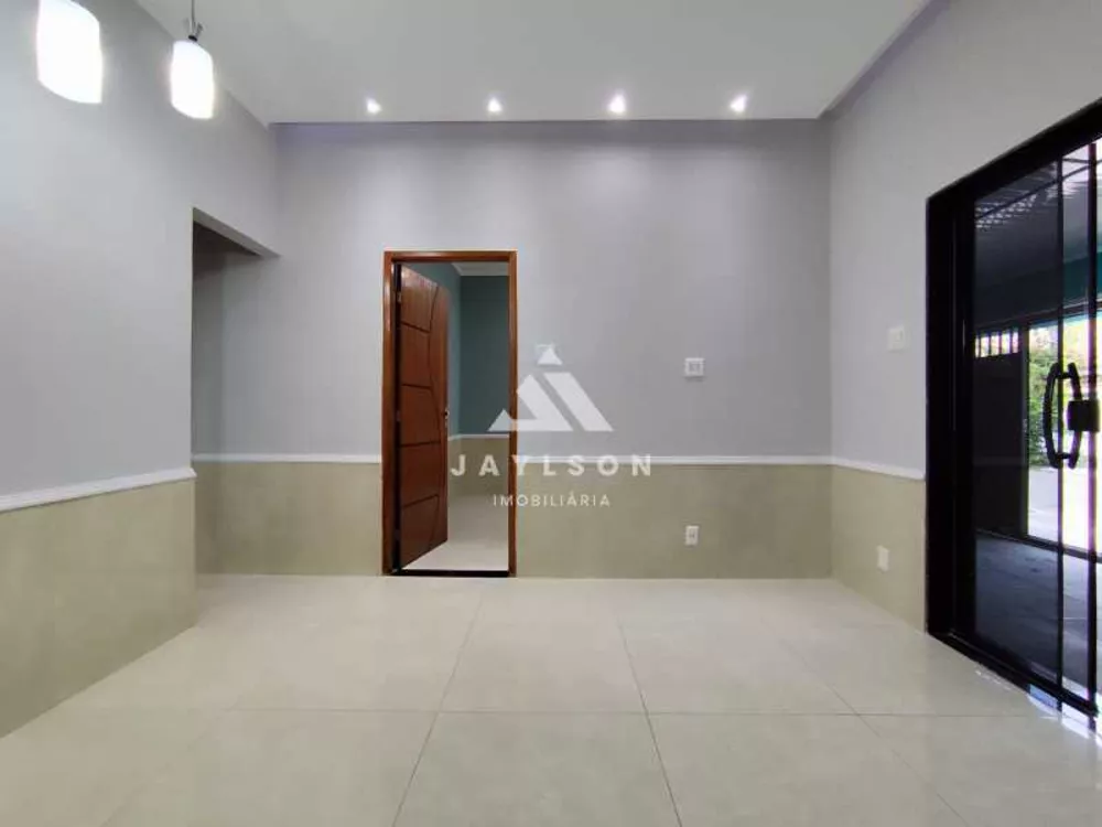 Casa à venda com 3 quartos, 75m² - Foto 4