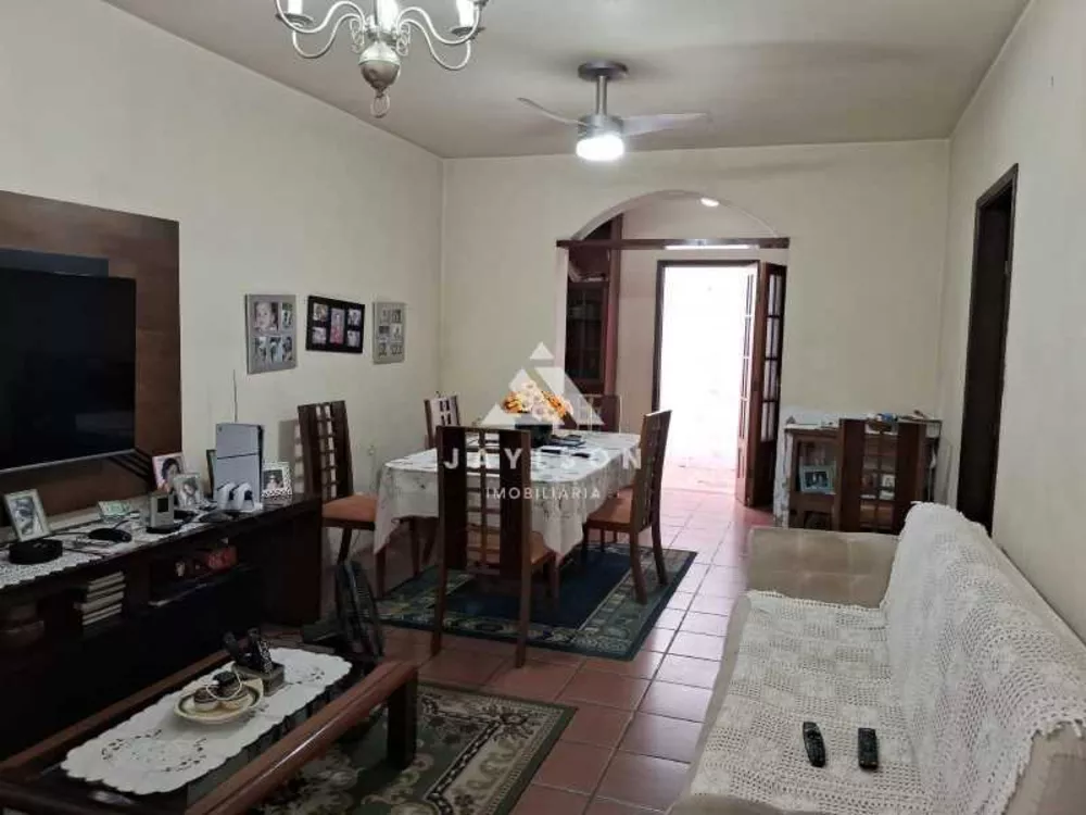 Casa à venda com 3 quartos, 200m² - Foto 2