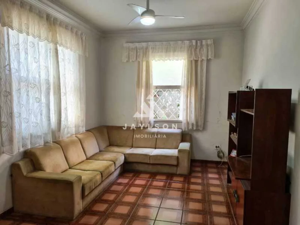 Casa à venda com 4 quartos, 220m² - Foto 1