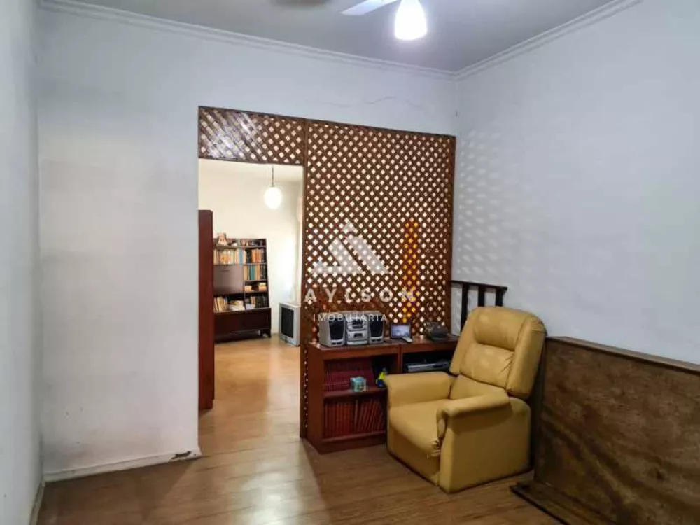 Casa à venda com 4 quartos, 220m² - Foto 4