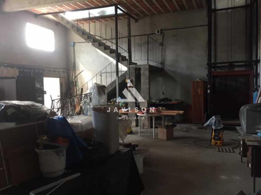 Depósito-Galpão-Armazém à venda com 7 quartos, 552m² - Foto 1
