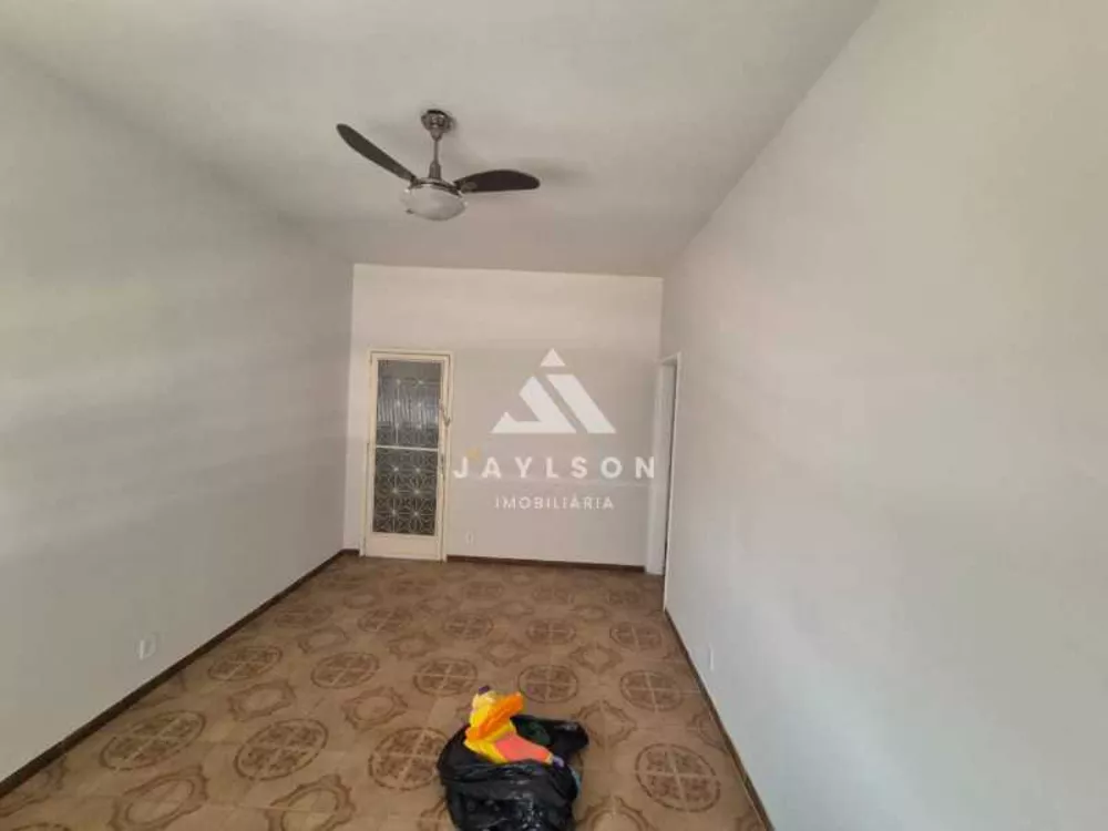 Apartamento à venda com 2 quartos, 75m² - Foto 4