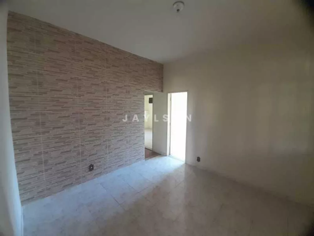 Apartamento à venda com 2 quartos, 75m² - Foto 1