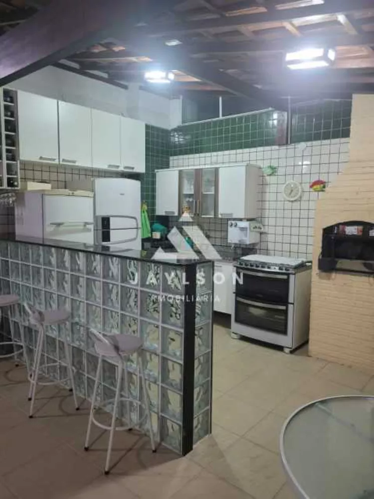 Cobertura, 3 quartos, 220 m² - Foto 2