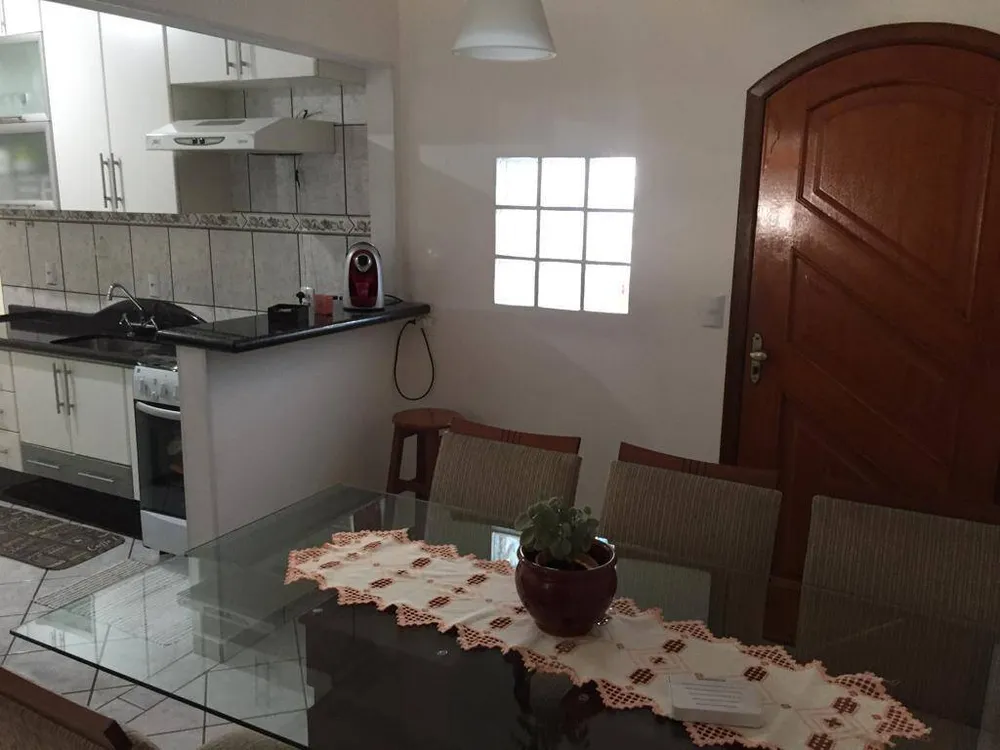 Casa, 3 quartos, 131 m² - Foto 2