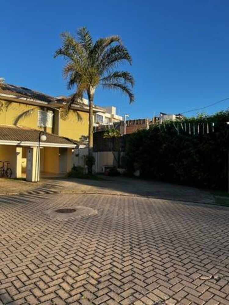 Casa de Condomínio para alugar com 3 quartos, 150m² - Foto 1