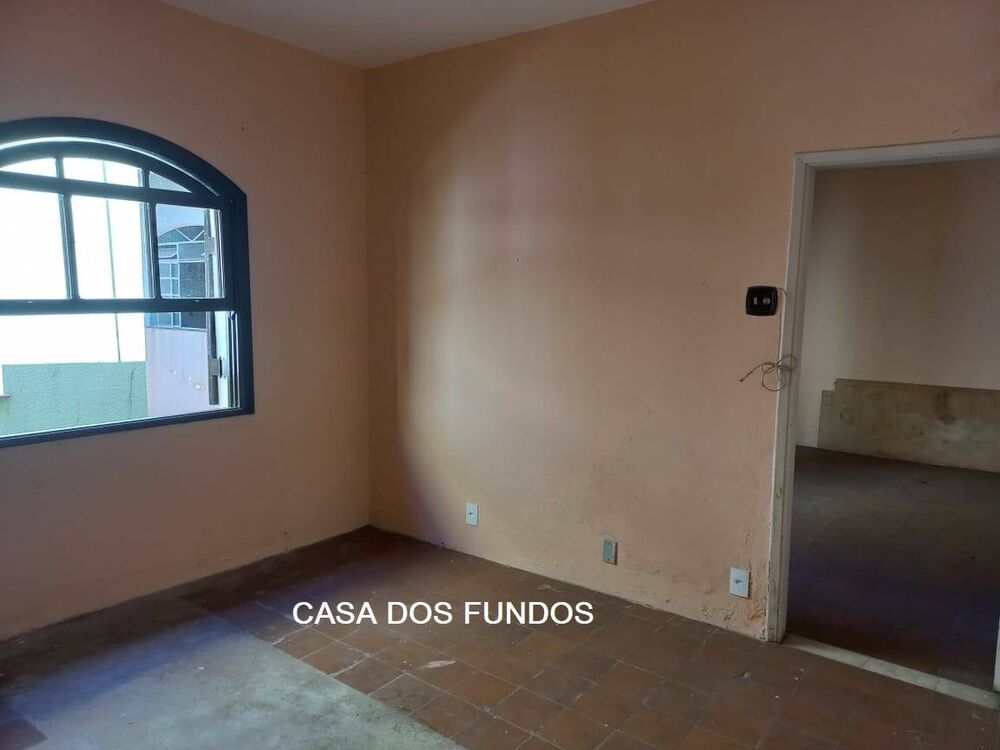 Casa à venda com 4 quartos, 190m² - Foto 4