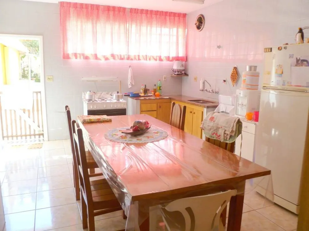 Casa, 3 quartos, 180 m² - Foto 1