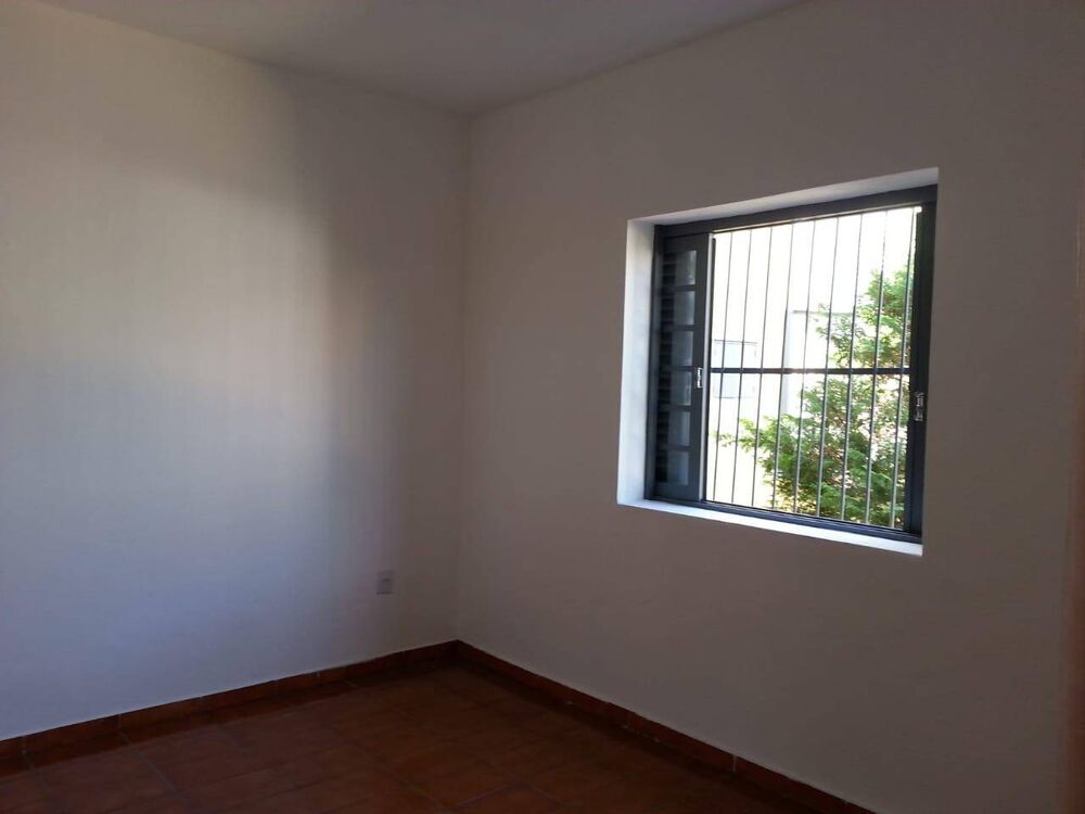 Casa à venda com 4 quartos, 153m² - Foto 1