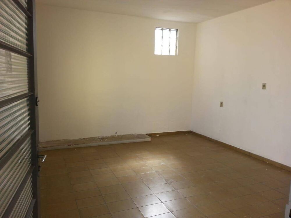 Casa à venda com 4 quartos, 153m² - Foto 2