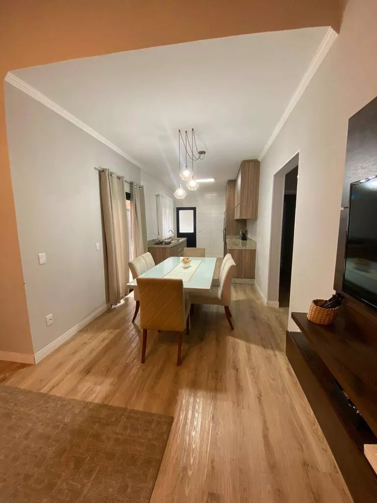 Casa à venda com 3 quartos, 150m² - Foto 2