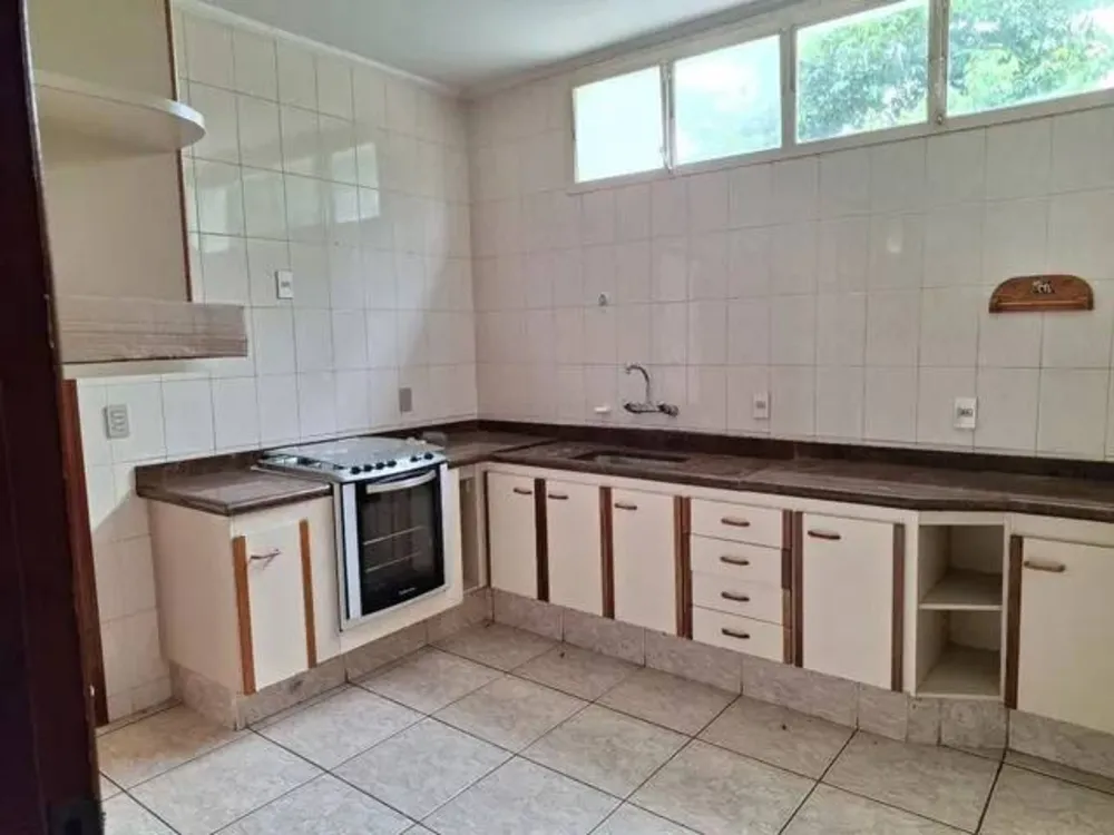 Casa, 3 quartos, 236 m² - Foto 1