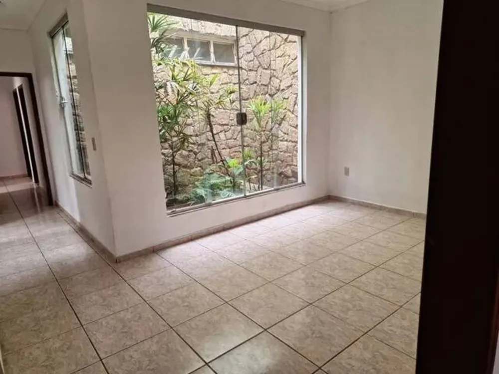 Casa, 3 quartos, 236 m² - Foto 2