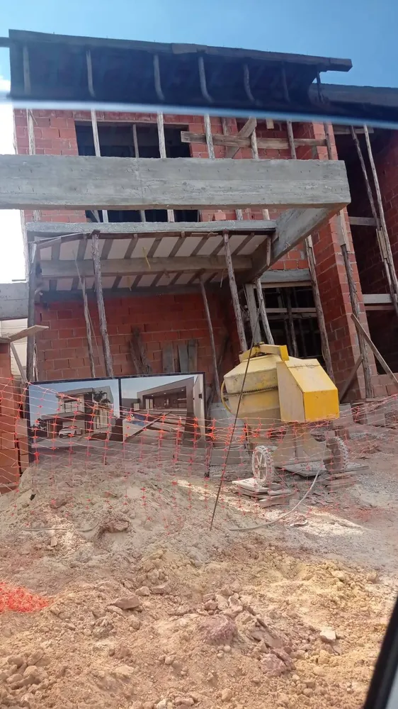 Casa, 4 quartos, 224 m² - Foto 1