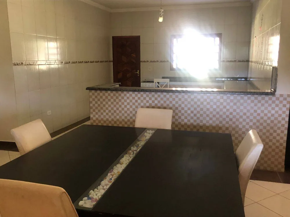 Chácara, 3 quartos, 2500 m² - Foto 1