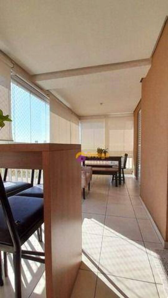 Apartamento à venda com 3 quartos, 90m² - Foto 1