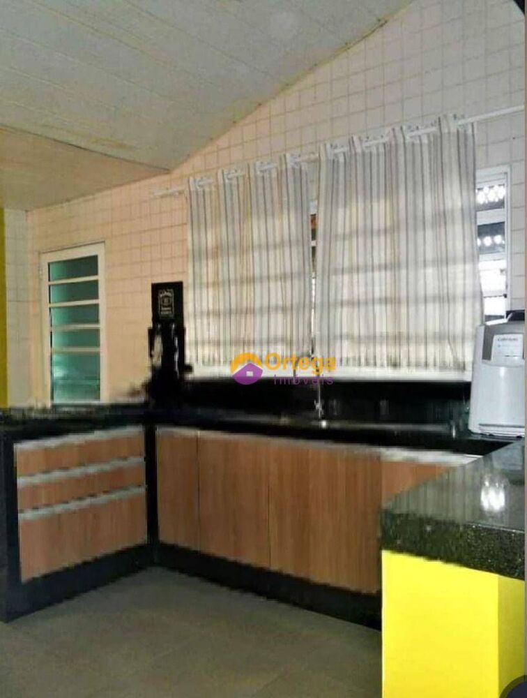 Casa à venda com 3 quartos, 97m² - Foto 1