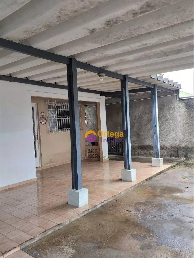 Casa à venda com 2 quartos, 80m² - Foto 2