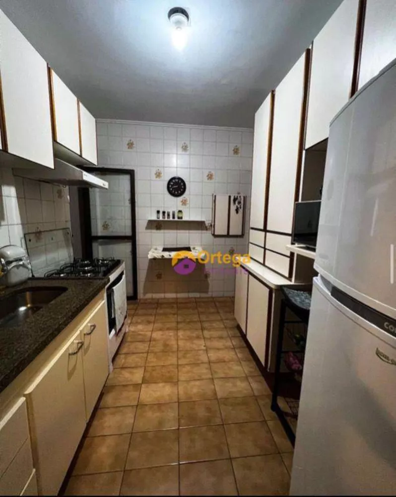 Apartamento à venda com 3 quartos, 105m² - Foto 2