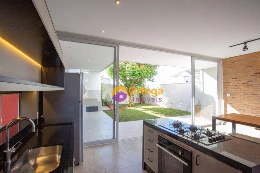 Sobrado, 3 quartos, 225 m² - Foto 2