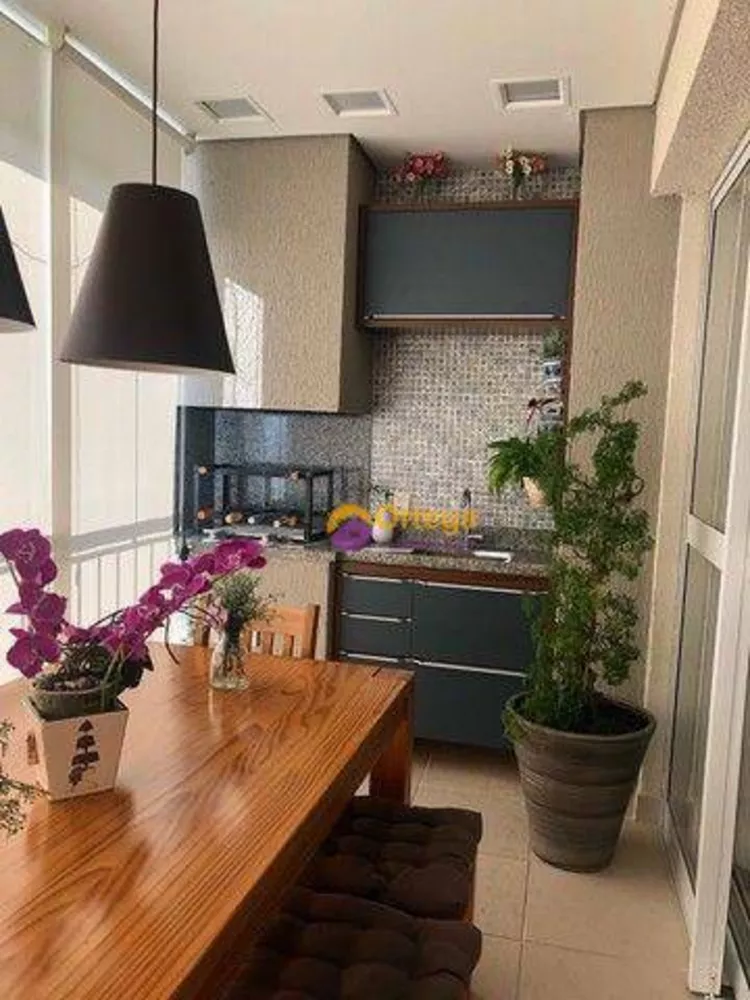 Apartamento à venda com 3 quartos, 142m² - Foto 1