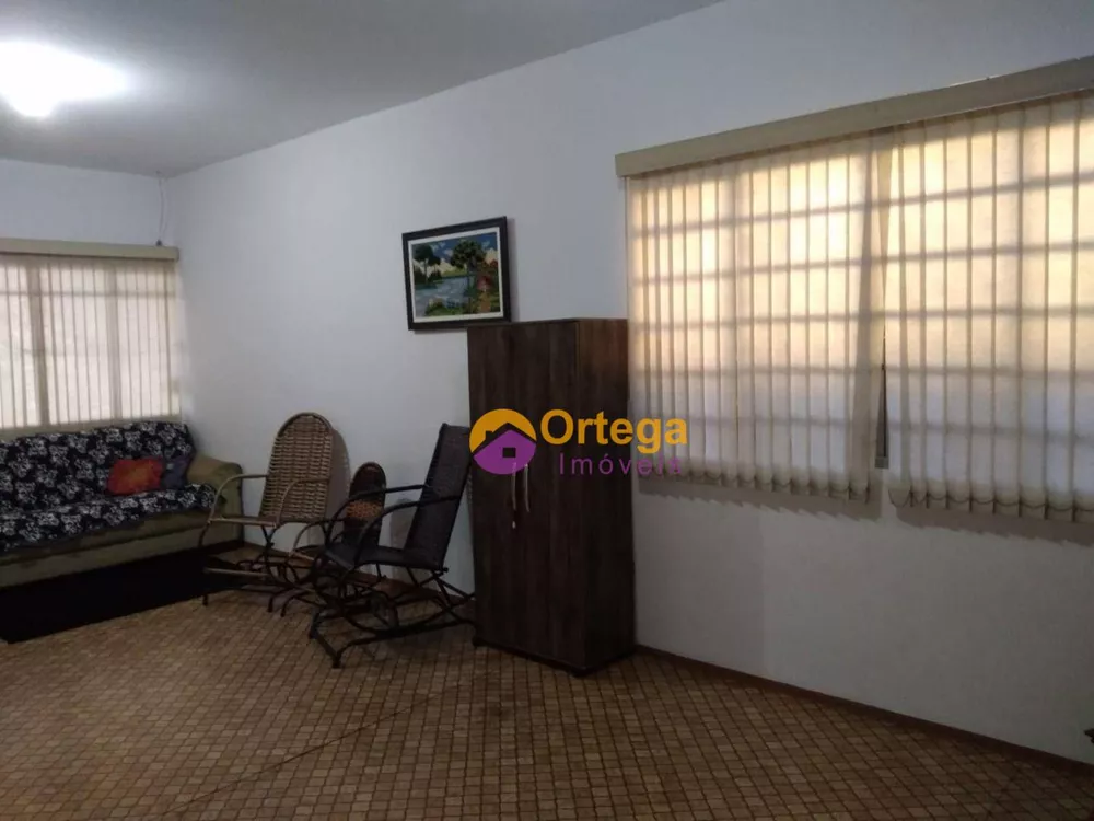 Casa à venda com 4 quartos, 158m² - Foto 2