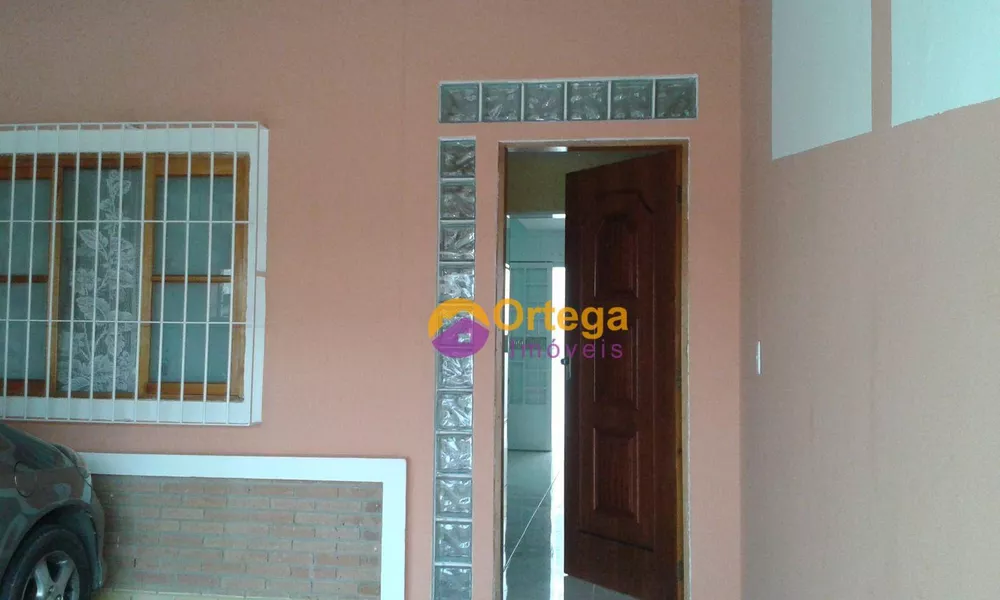 Casa à venda com 3 quartos, 100m² - Foto 2