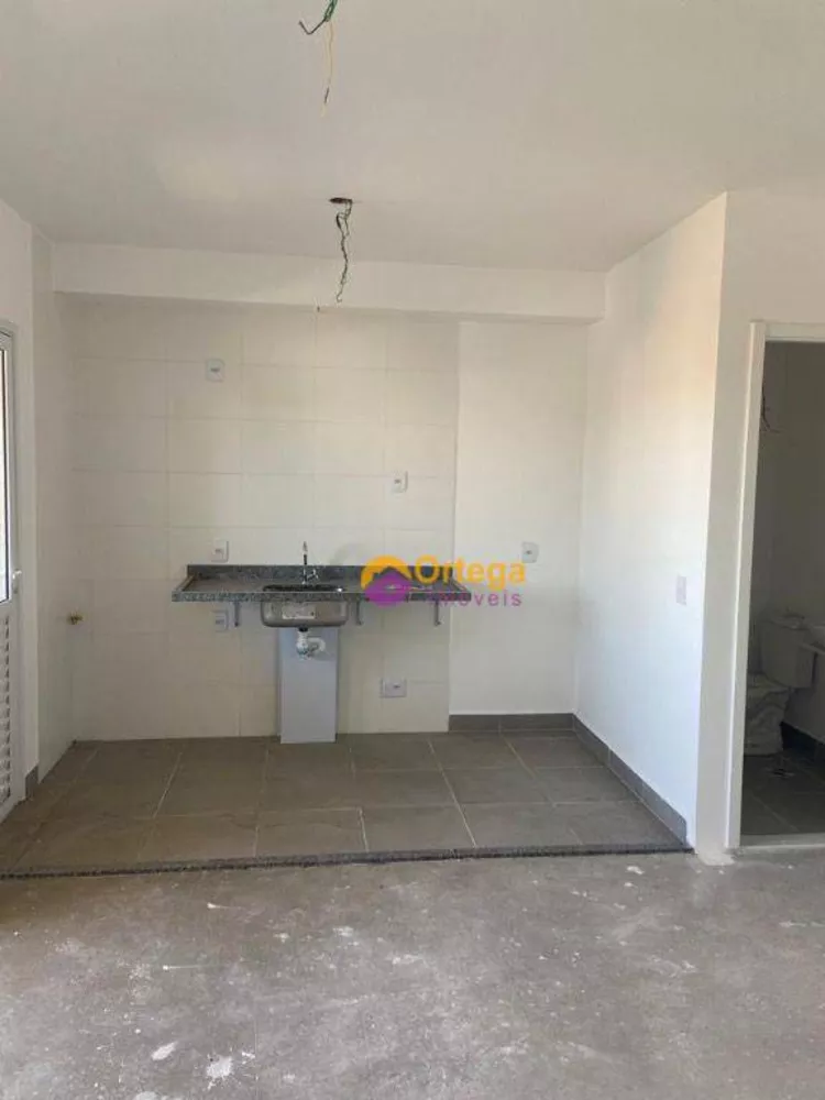 Apartamento à venda com 3 quartos, 75m² - Foto 4