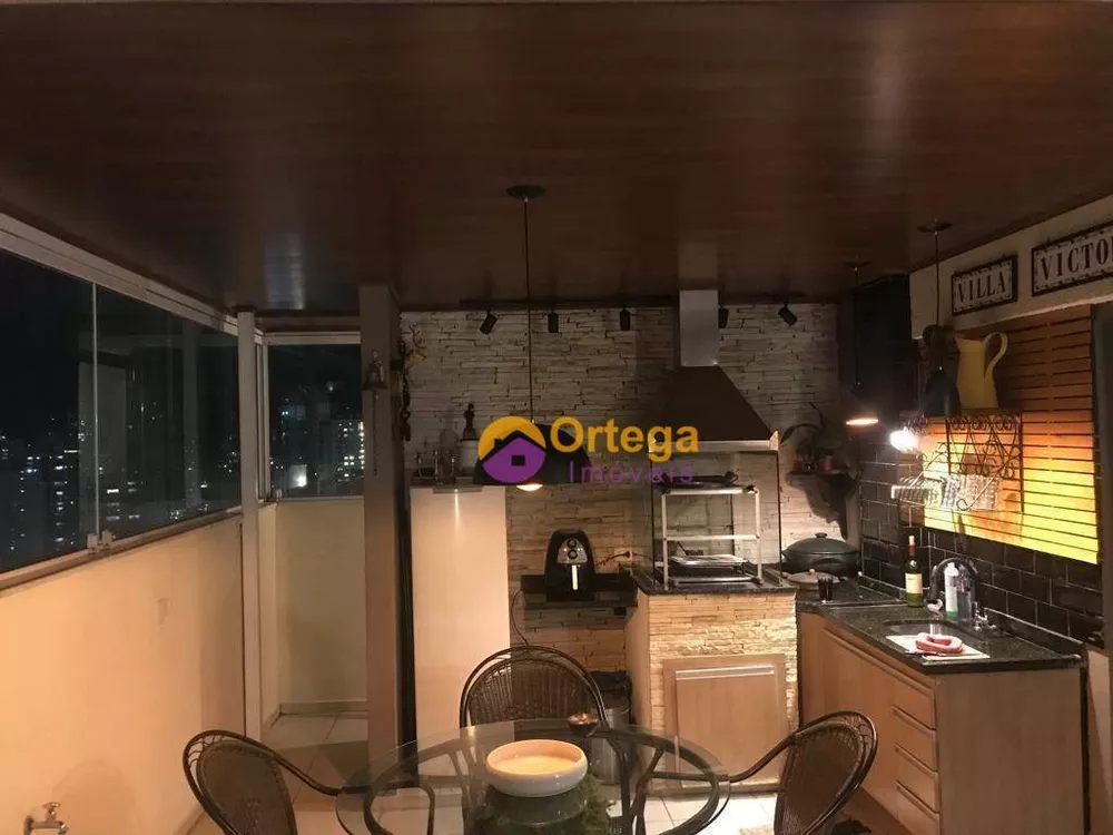 Apartamento à venda com 3 quartos, 256m² - Foto 4