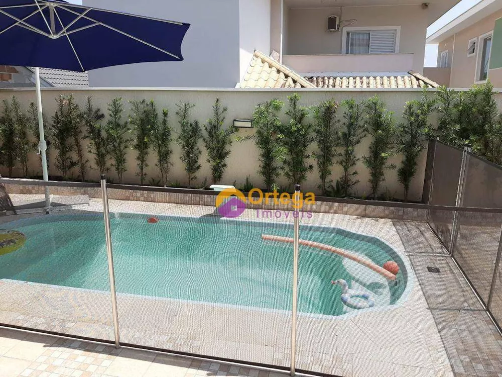 Casa de Condomínio à venda com 4 quartos, 300m² - Foto 4