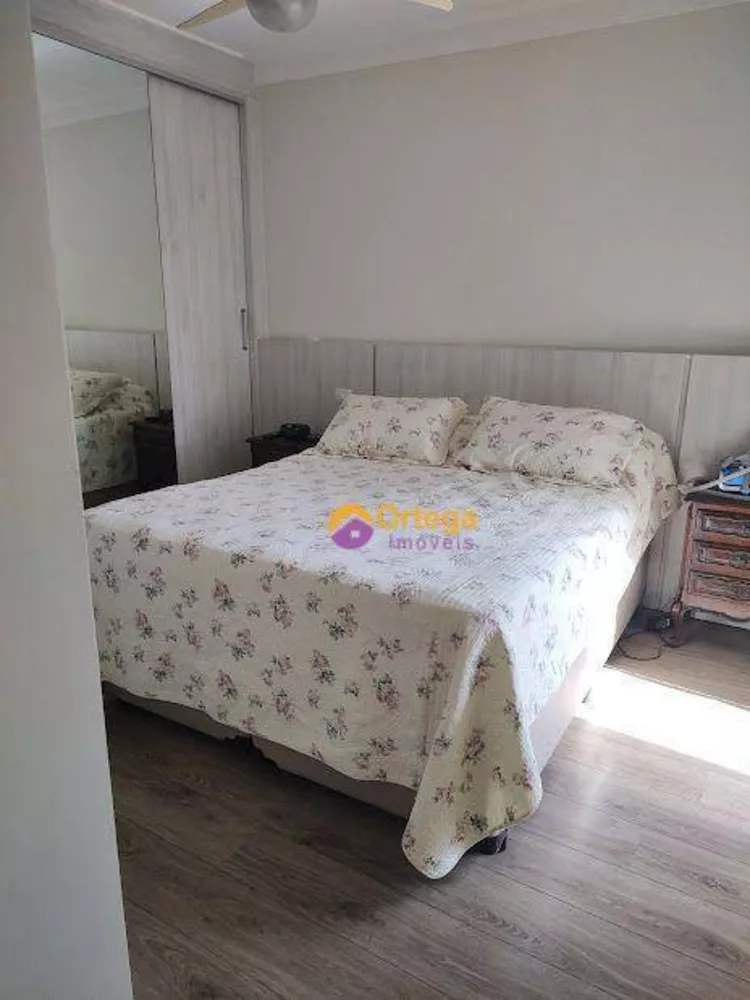 Apartamento à venda com 3 quartos, 110m² - Foto 2