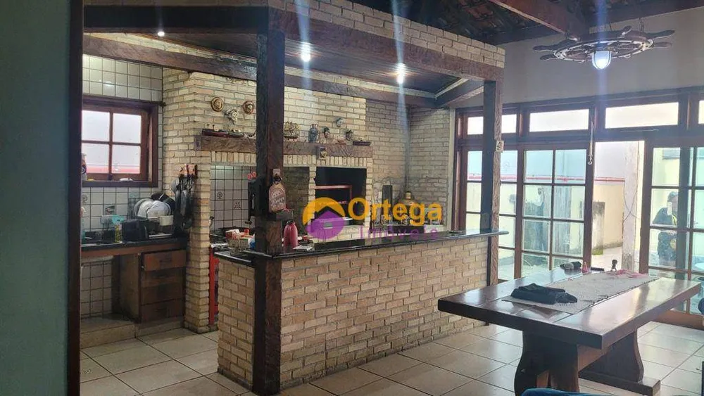Sobrado, 3 quartos, 380 m² - Foto 2