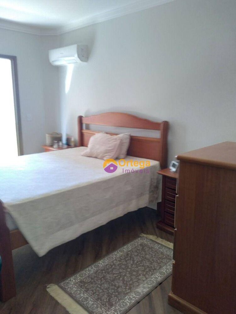 Apartamento para alugar com 4 quartos, 220m² - Foto 7