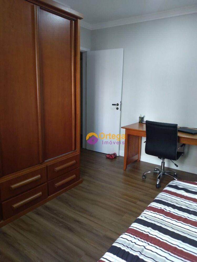 Apartamento para alugar com 4 quartos, 220m² - Foto 3