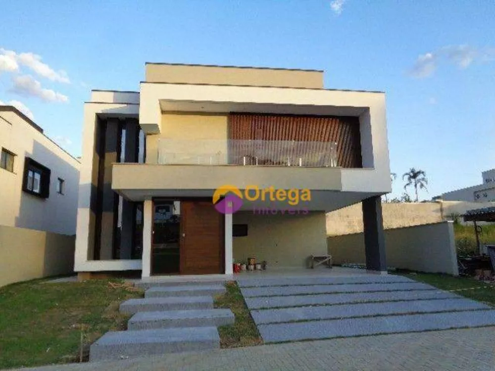 Sobrado à venda com 4 quartos, 390m² - Foto 1