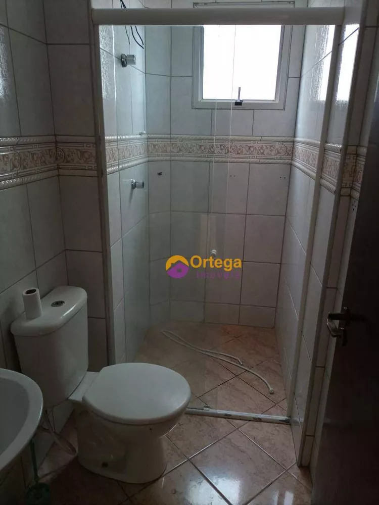 Apartamento à venda com 2 quartos, 70m² - Foto 2