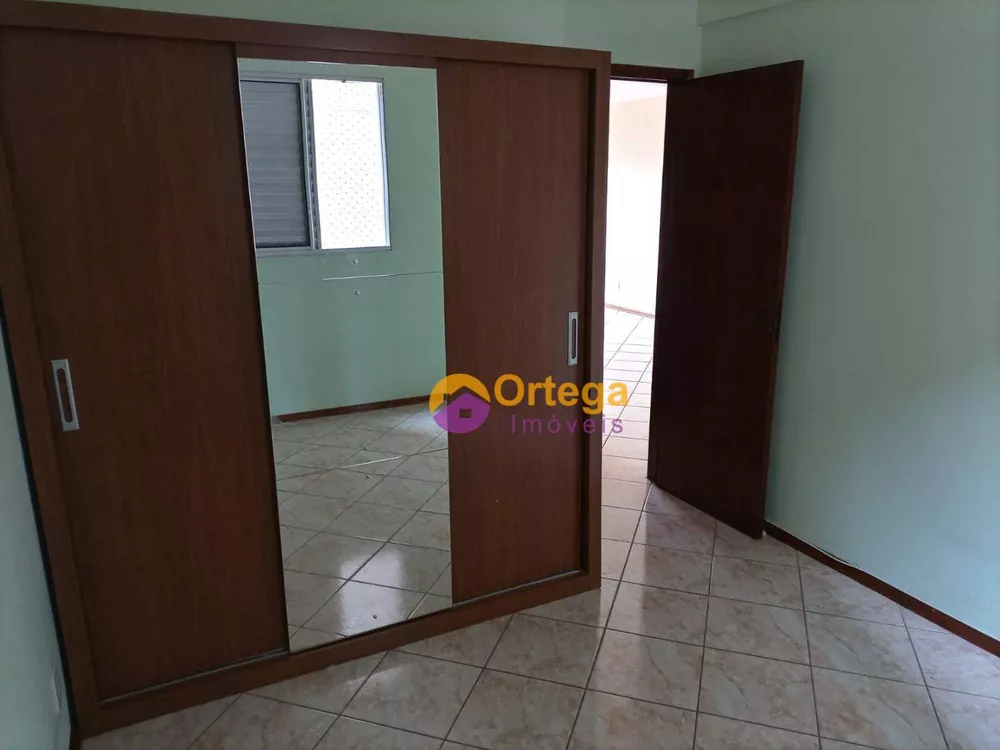 Apartamento à venda com 2 quartos, 70m² - Foto 1