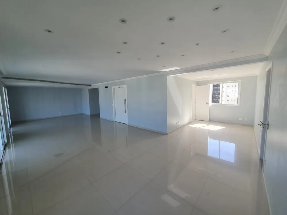 Apartamento, 3 quartos, 223 m² - Foto 2