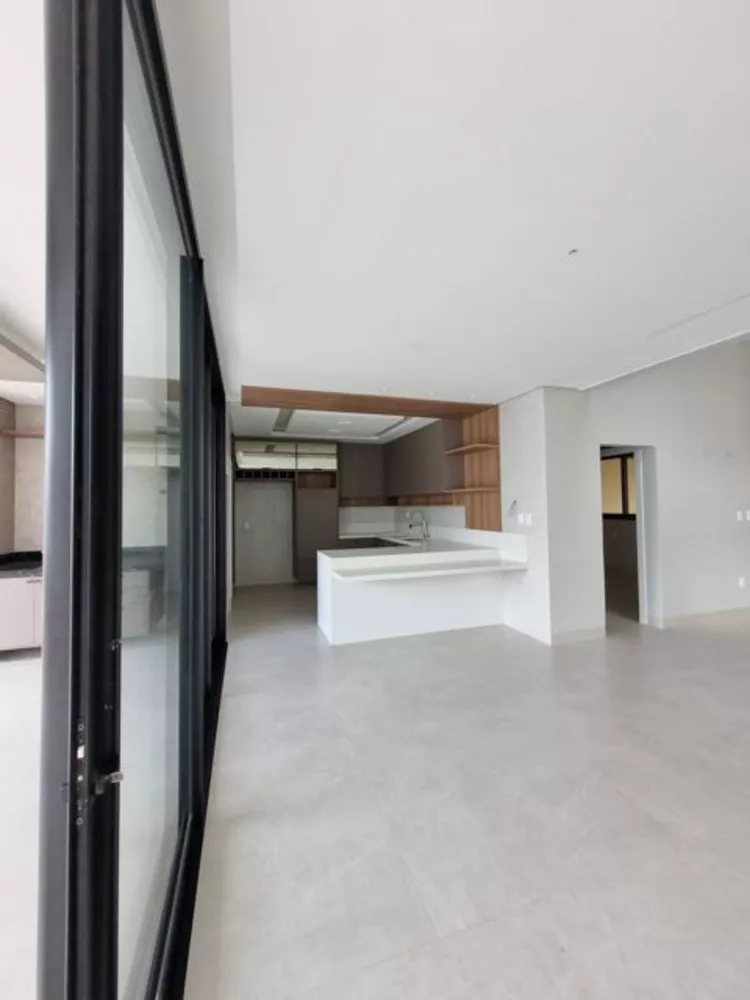 Sobrado, 4 quartos, 280 m² - Foto 1