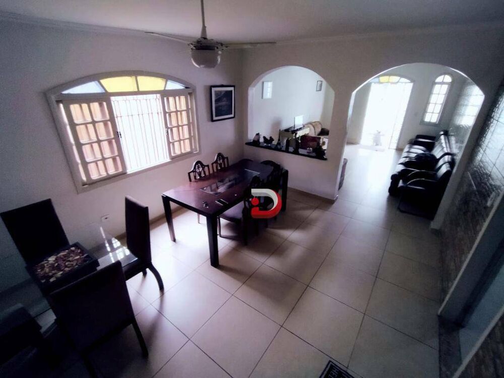 Sobrado, 4 quartos, 250 m² - Foto 1