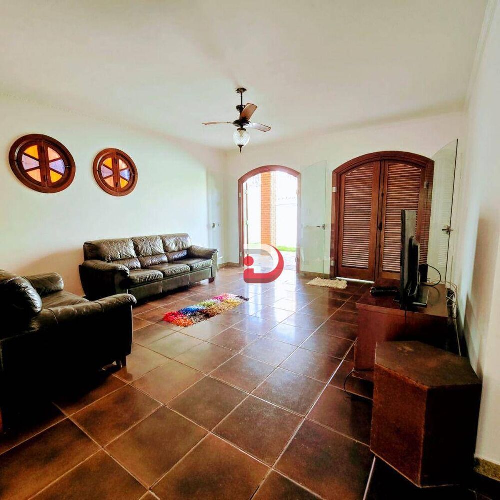 Casa, 4 quartos, 140 m² - Foto 1