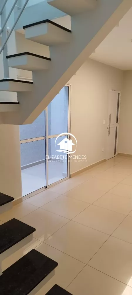 Sobrado à venda com 2 quartos, 220m² - Foto 3