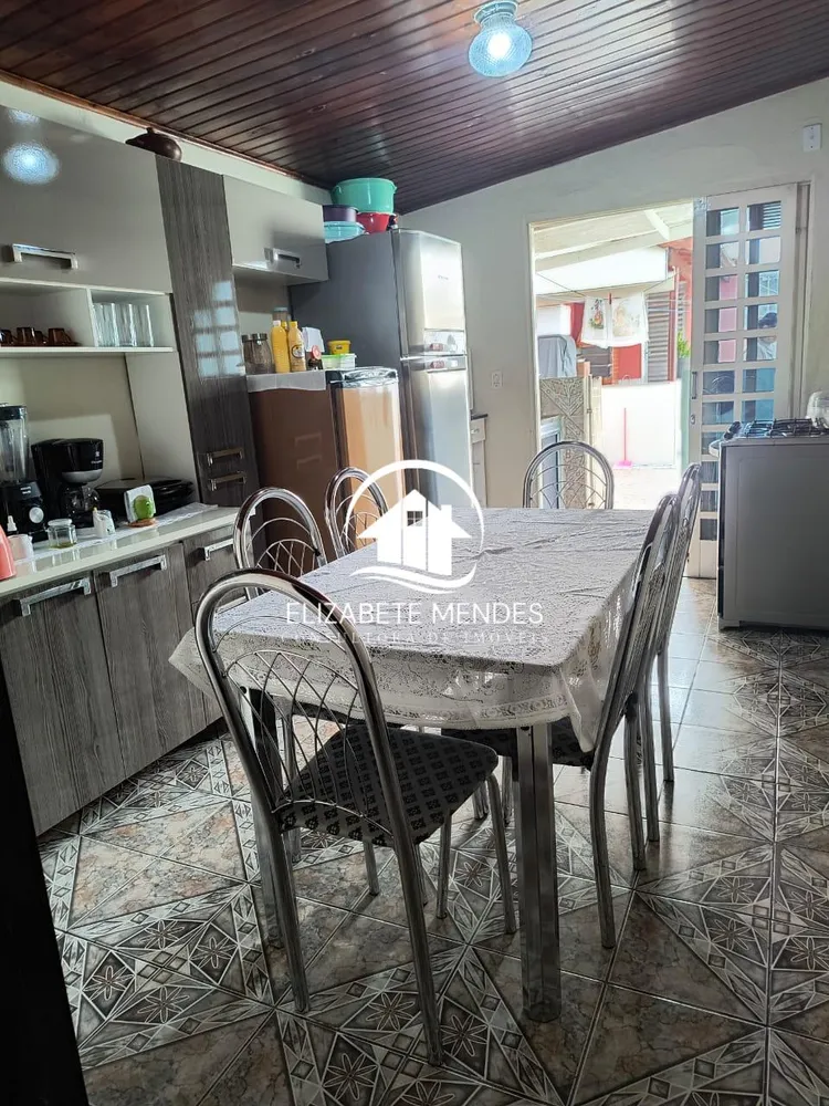 Casa, 3 quartos, 241 m² - Foto 2
