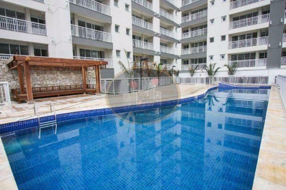 Apartamento à venda com 1 quarto, 50m² - Foto 2